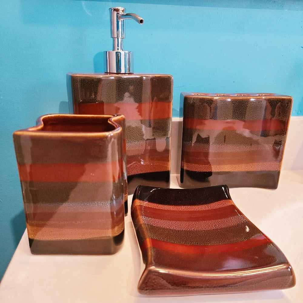 4-Piece Glazed Ceramic Bathroom Accessory Set